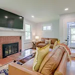 Cozy North Conway Retreat With Deck And Fire Pit!