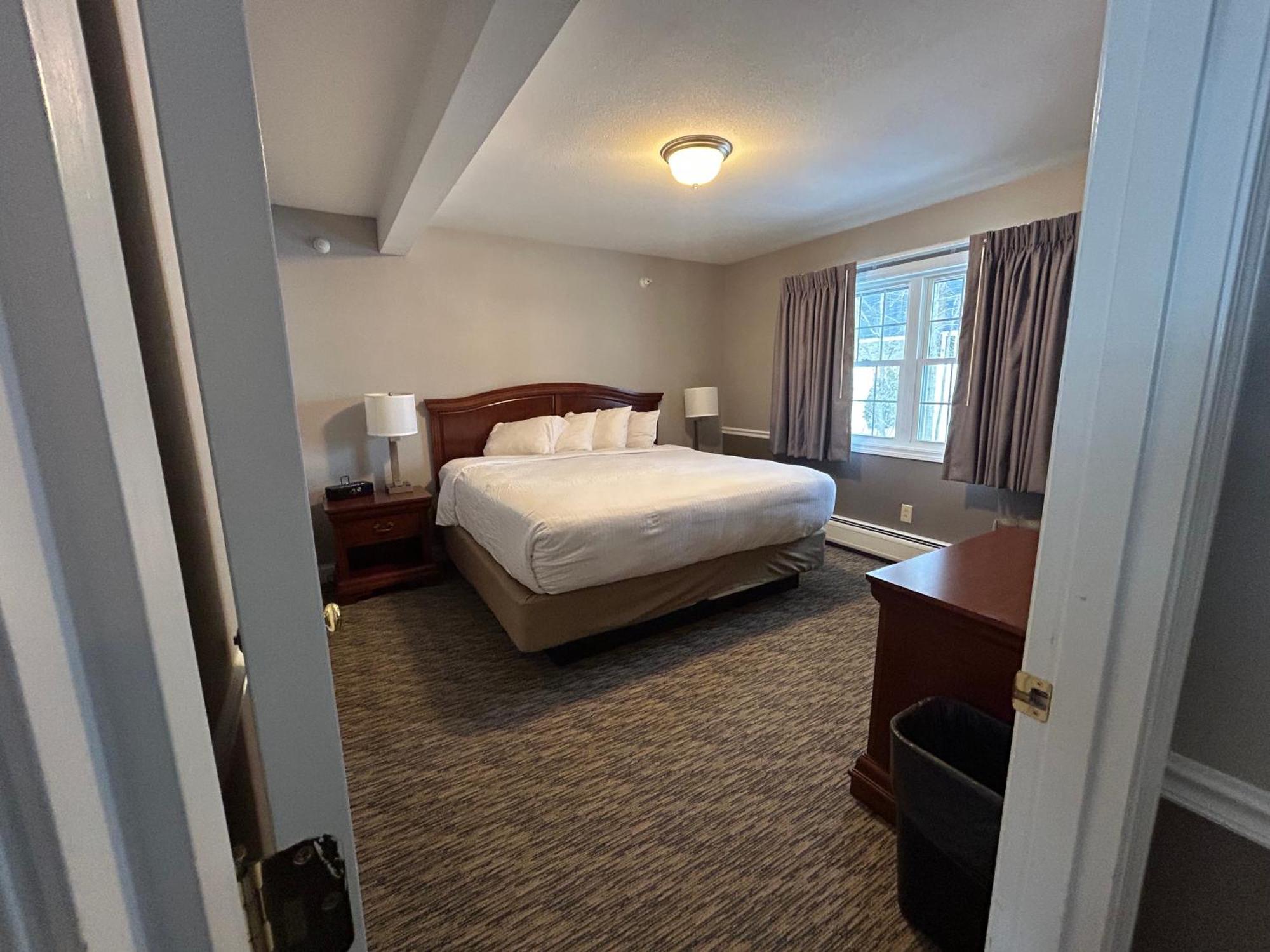 Golden Gables 3*