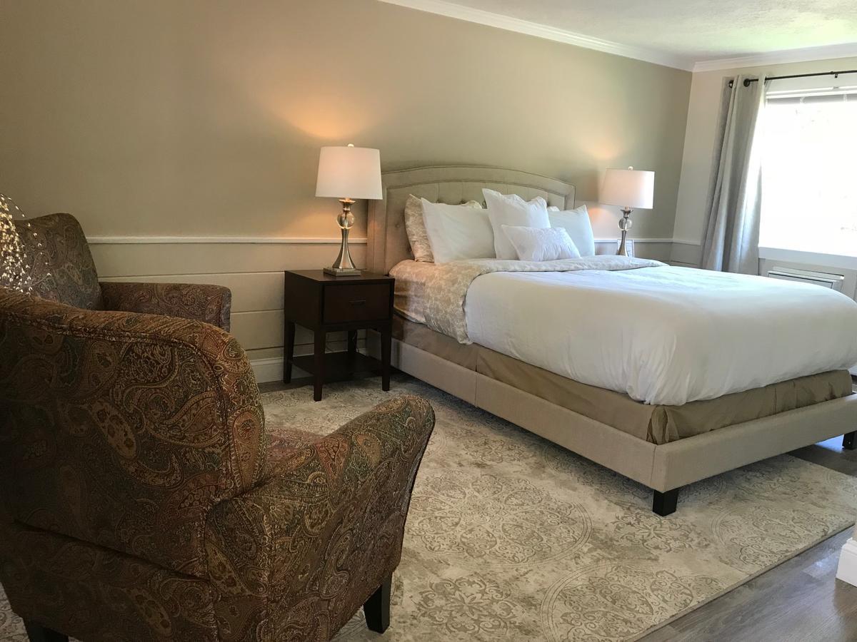 Starlight Motel 4*