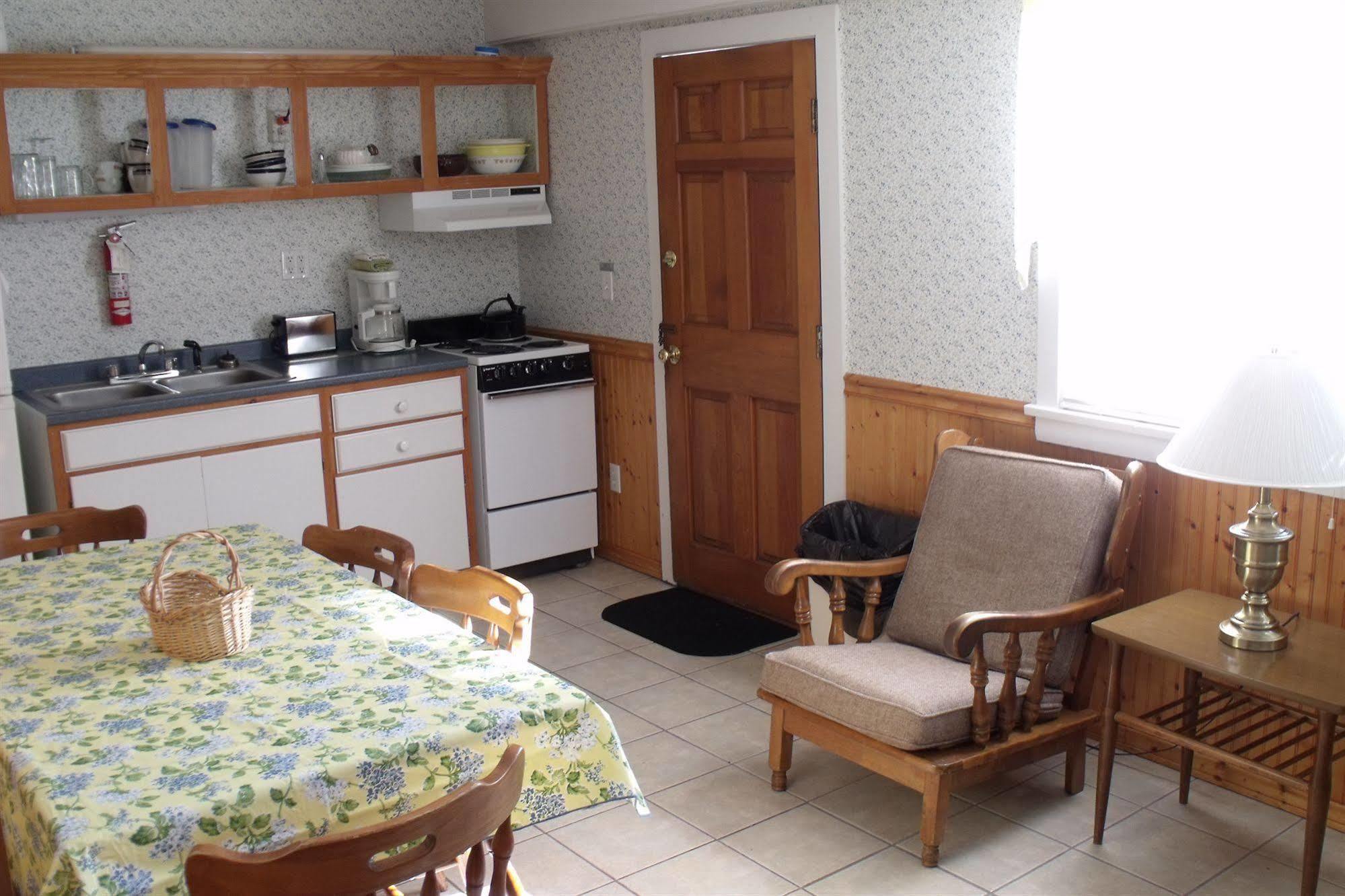 Starlight Motel 4*