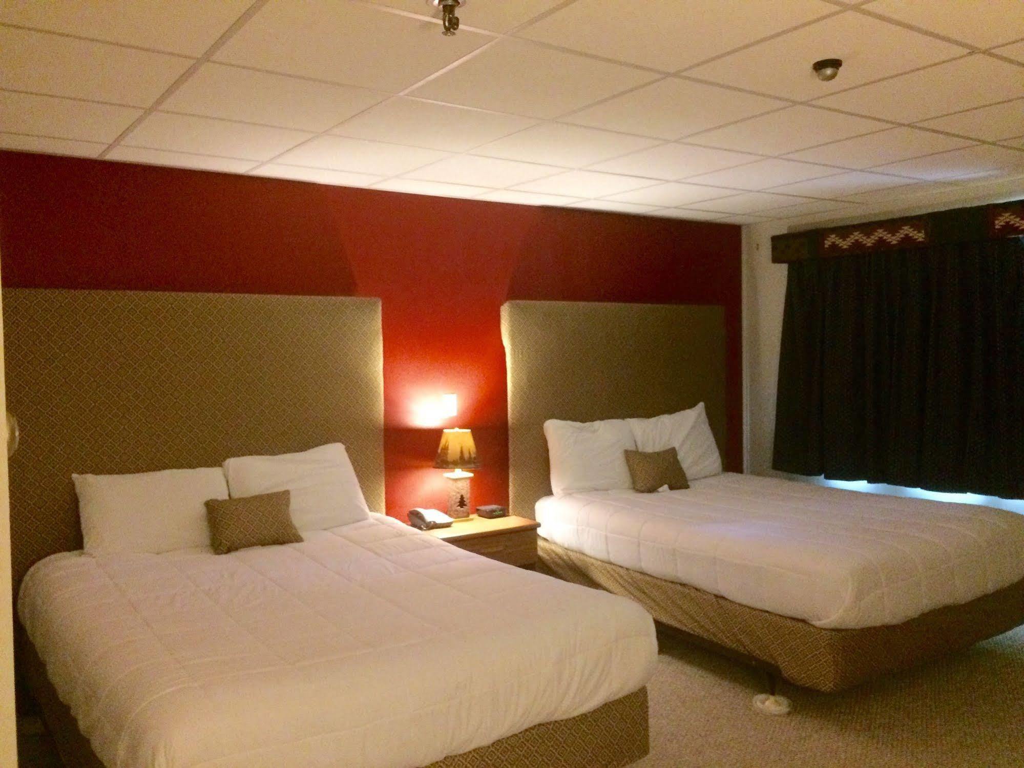 Inn Forest Glen 2*