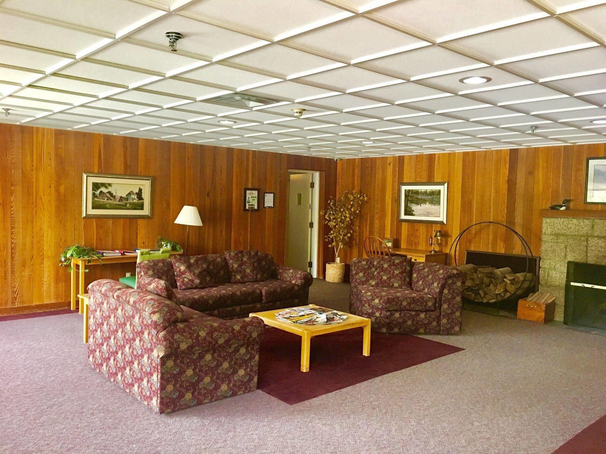 Forest Glen Inn 2*