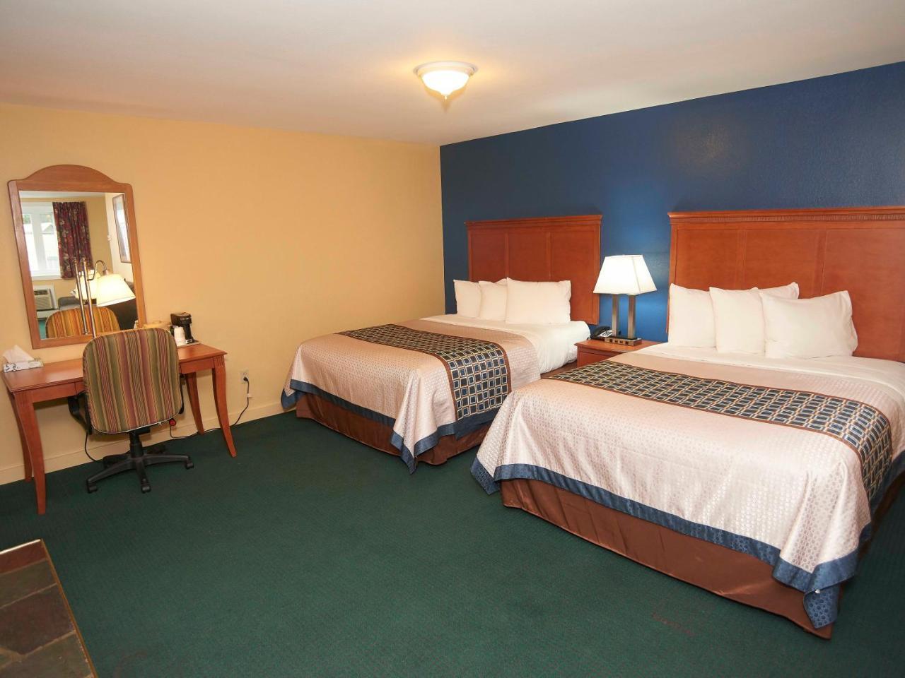 Swiss Village Inn 2*